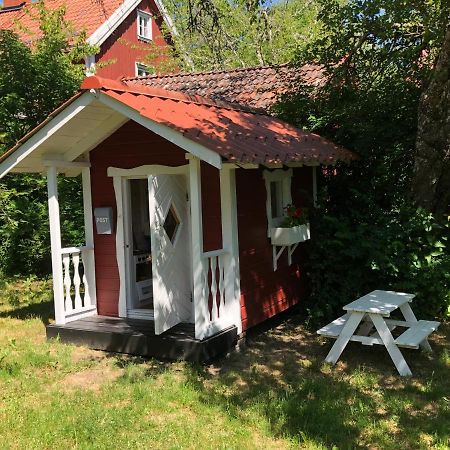Karlstugan Cottage Vimmerby Bagian luar foto